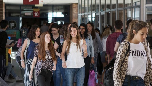 imagen Oportunidad de beca para estudiantes de Diseño Gráfico en la Facultad de Derecho