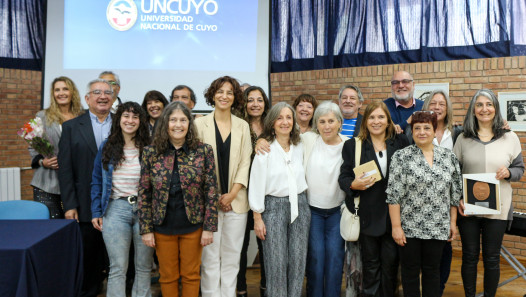 imagen La FAD celebró la trayectoria de su comunidad académica con un emotivo acto de reconocimientos