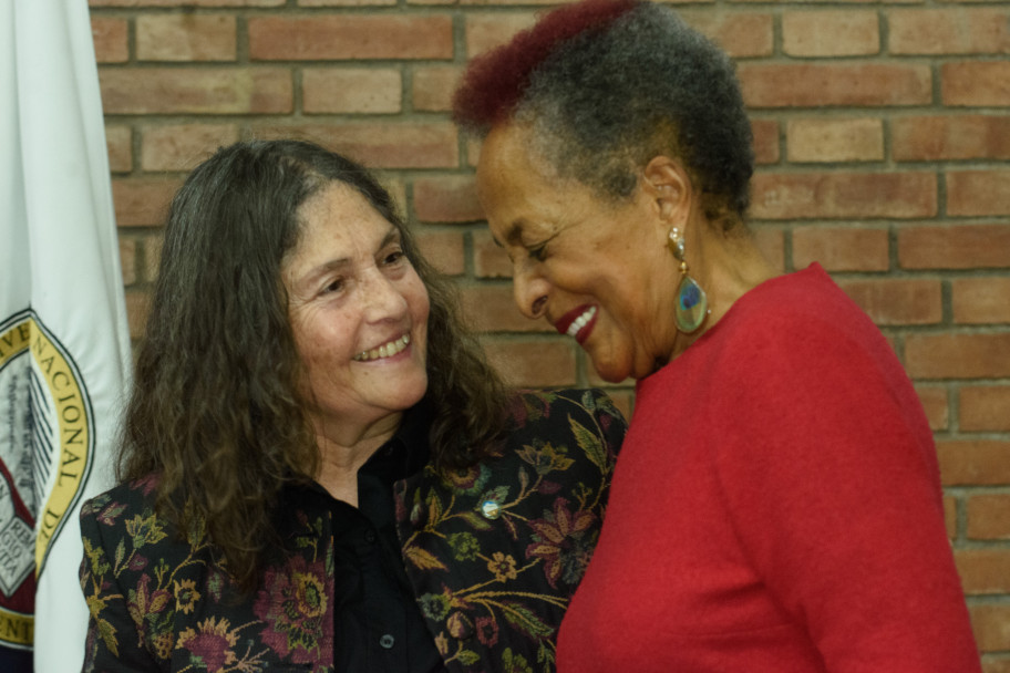 imagen Decana Dra. Laura Braconi y Susana Baca