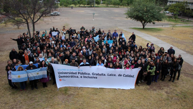 imagen La FAD invita a marchar por la Universidad pública, de calidad, laica, inclusiva y no arancelada