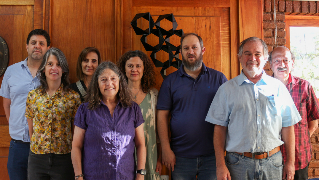 imagen Revista HUELLAS