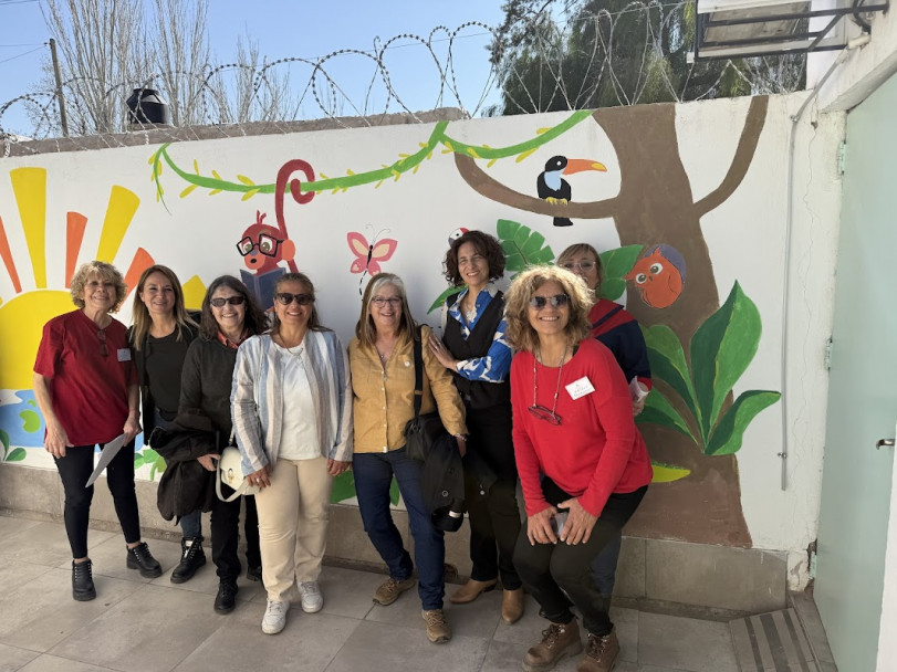 imagen Estudiantes de Diseño de la FAD realizaron murales en un Jardín Maternal de Las Heras