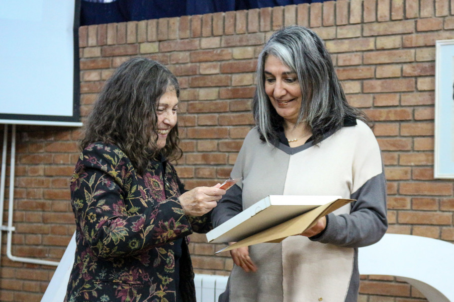 imagen La FAD celebró la trayectoria de su comunidad académica con un emotivo acto de reconocimientos