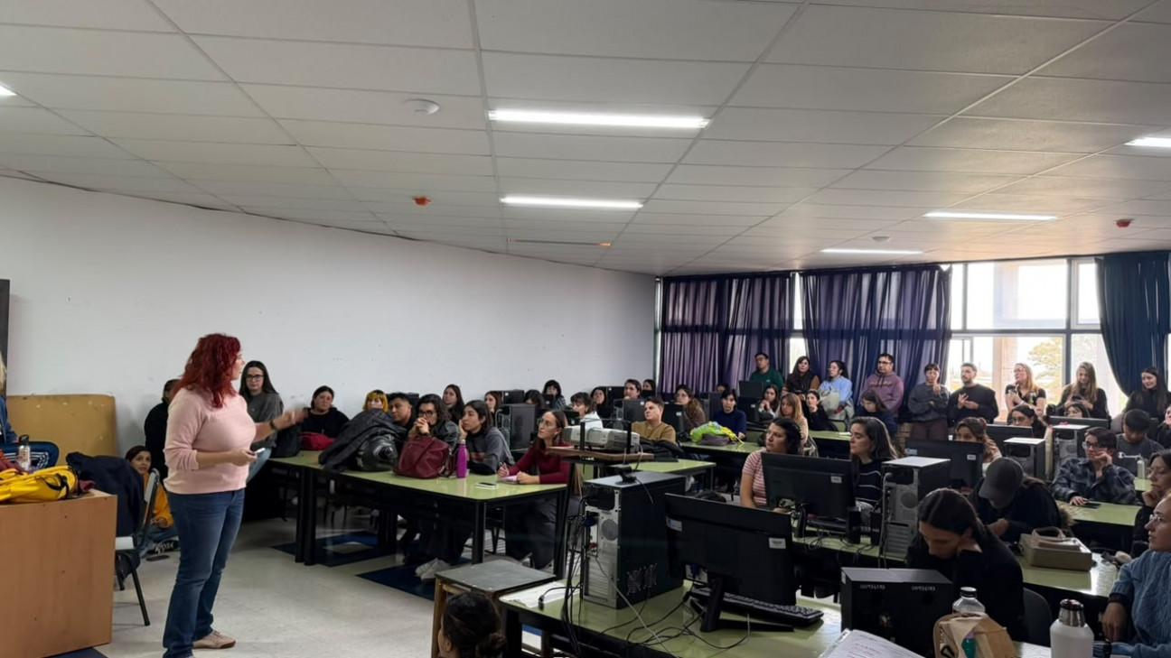 imagen La FAD fortalece el egreso estudiantil con nuevas acciones de acompañamiento académico y metodológico