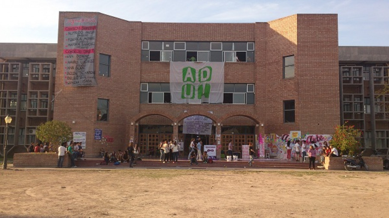 imagen Terminó el proceso de elecciones con el voto de los Estudiantes 