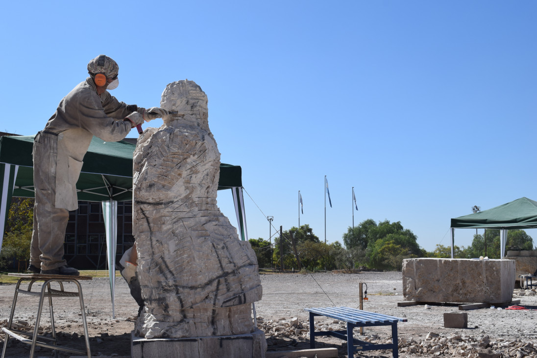 imagen Avanza el I Simposio Internacional de Escultura en la FAD