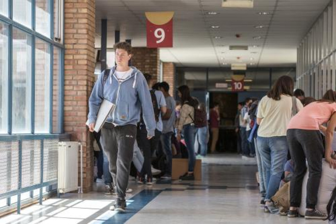 imagen Convocan a estudiantes para becas de investigación de la FAD