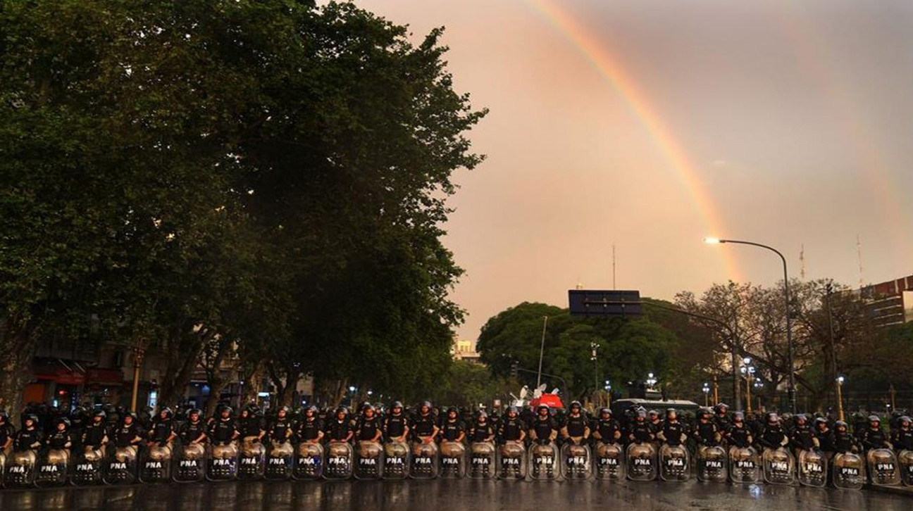 imagen Las autoridades de la FAD repudian el accionar del Gobierno a través de Gendarmería Nacional y exigen que se garantice el democrático derecho a disentir